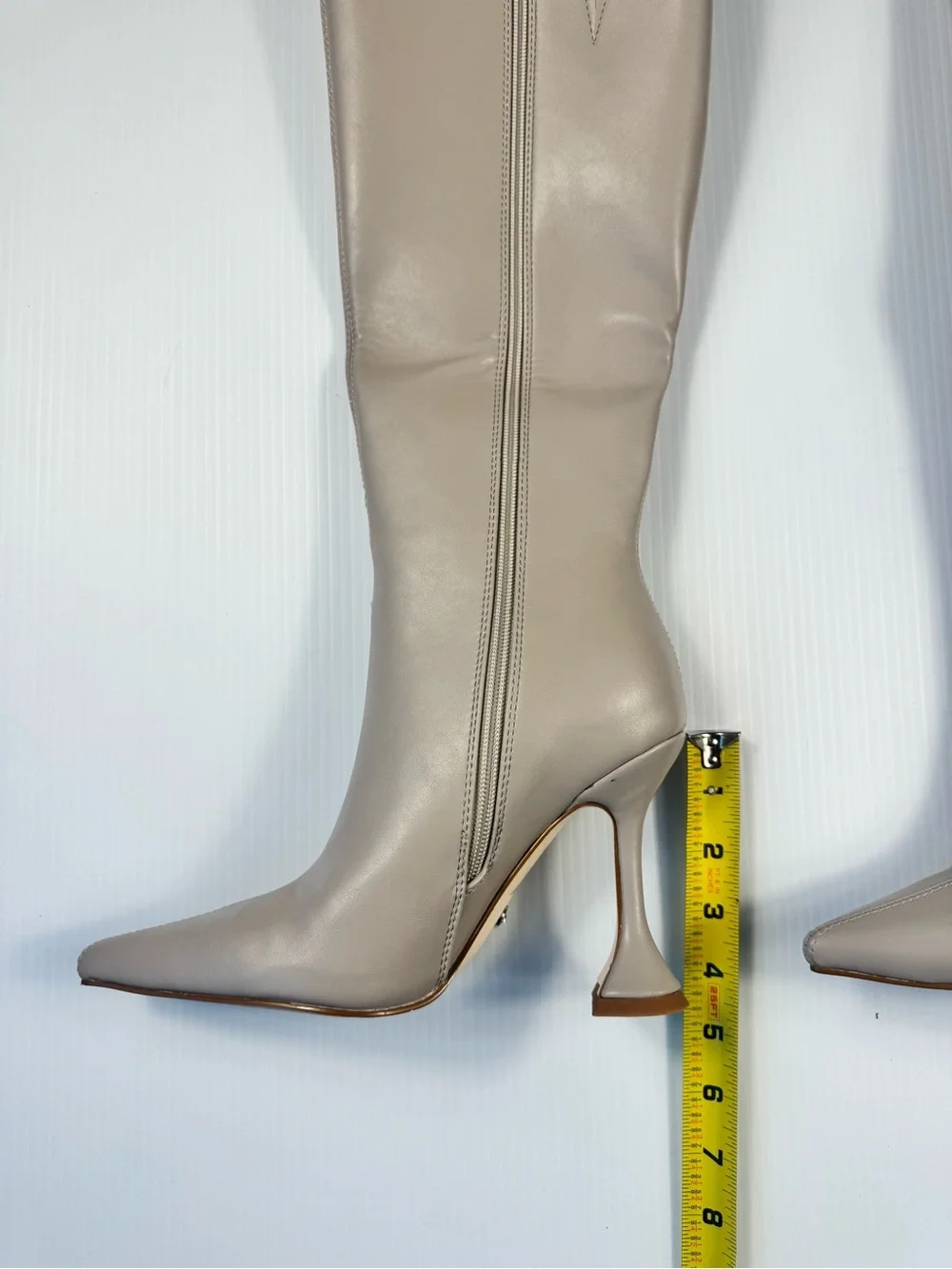 AZALEA WANG Gamma Grey Pointed Toe Below-the-Knee Boots NIB - Picture 3 of 5